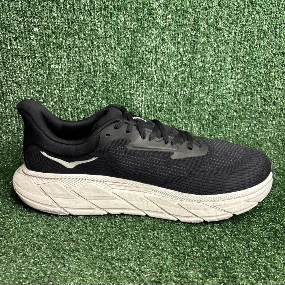 Men's 11.5 2E (WIDE) Hoka Men's Arahi‎ 7 Black White Shoes Sneakers 1147870-BWHT